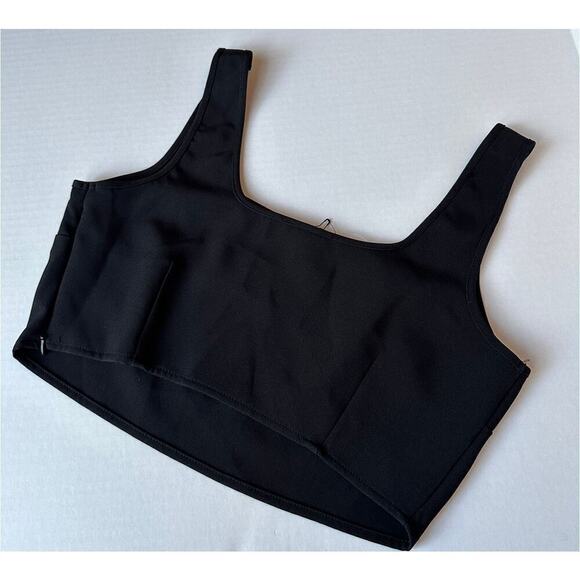 Sincerely Jules NWT Black Square Neck Sleeveless Side Zip Crop Top Size S - Picture 2 of 11